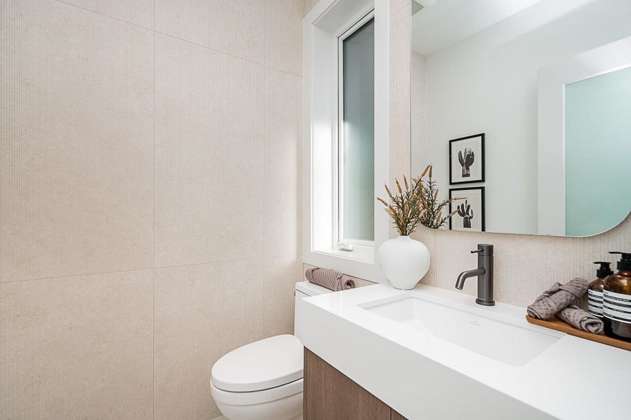 2 2460 Adanac Street Vancouver, BC - 14