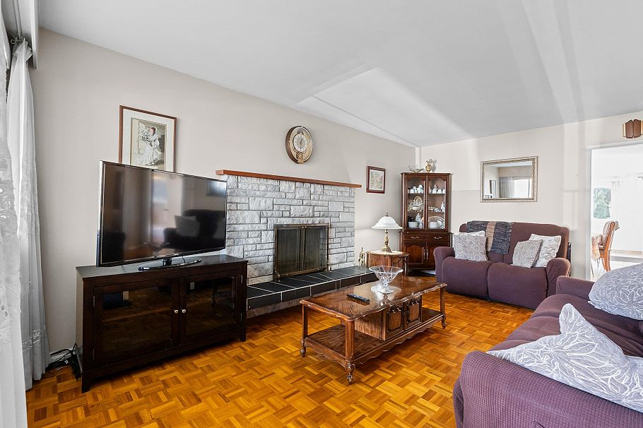 2240 E 6th Avenue Vancouver, BC - 5