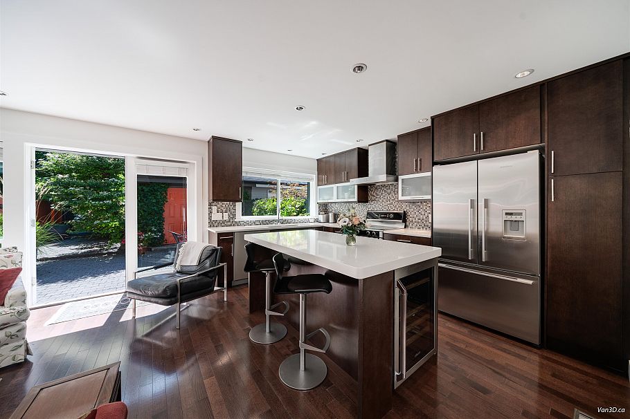 1744 W 14th Avenue Vancouver, BC - 10