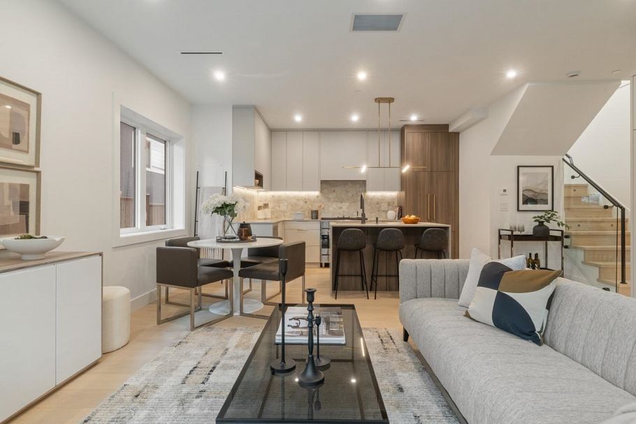 1 2680 E 5th Avenue Vancouver, BC - 5