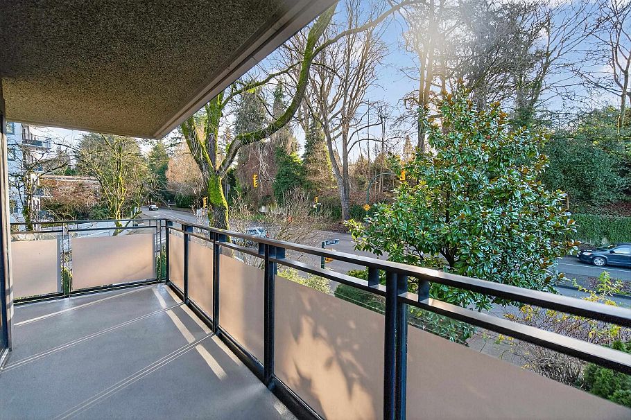 605 1405 W 15th Avenue Vancouver, BC - 13