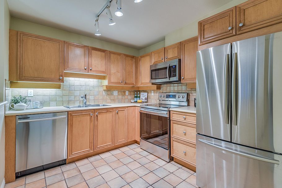 317 2929 W 4th Avenue Vancouver, BC - 9