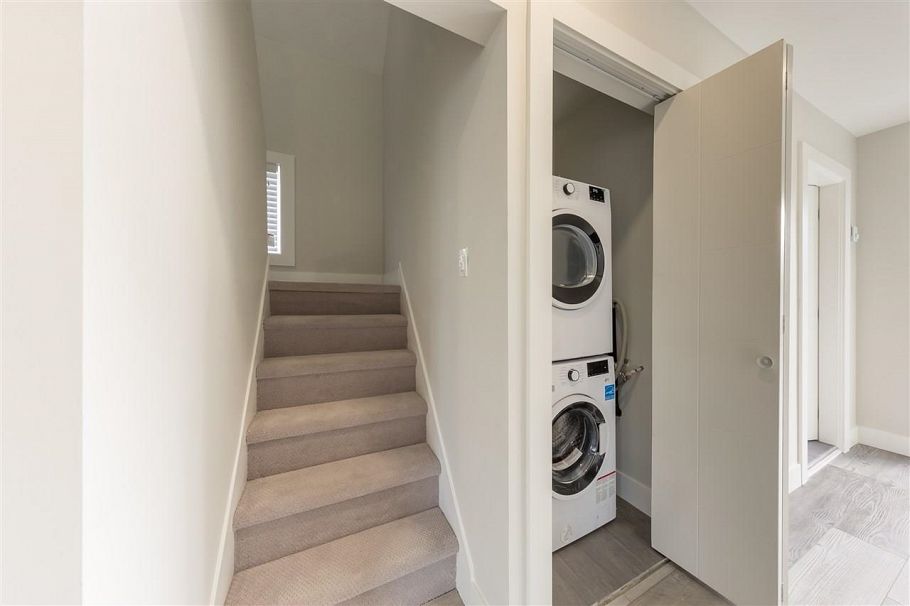 1222 E 12th Avenue Vancouver, BC - 12