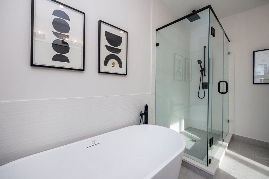 229 E 22nd Street North Vancouver, BC - 30