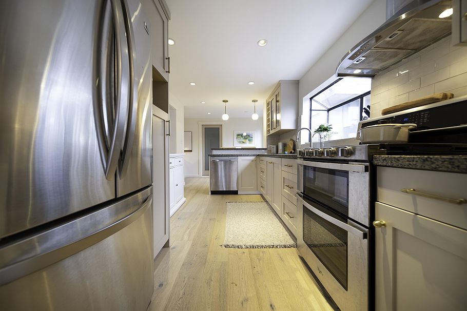 2711 Panorama Drive North Vancouver, BC - 12