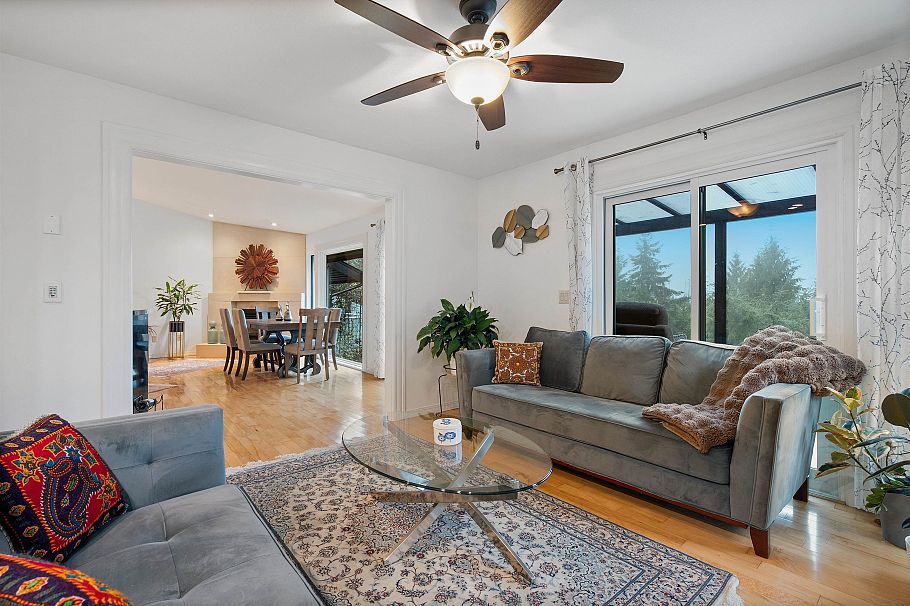 5625 Eagle Court North Vancouver, BC - 9