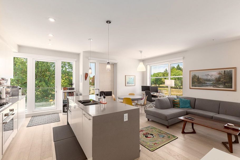 301 108 E 35th Avenue Vancouver, BC - 2