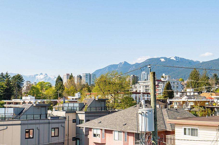 2 434 E 1st Street North Vancouver, BC - 38