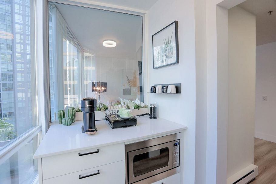 805 1166 Melville Street Vancouver, BC - 12