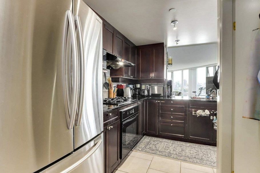 1601 1383 Marinaside Crescent Vancouver, BC - 10