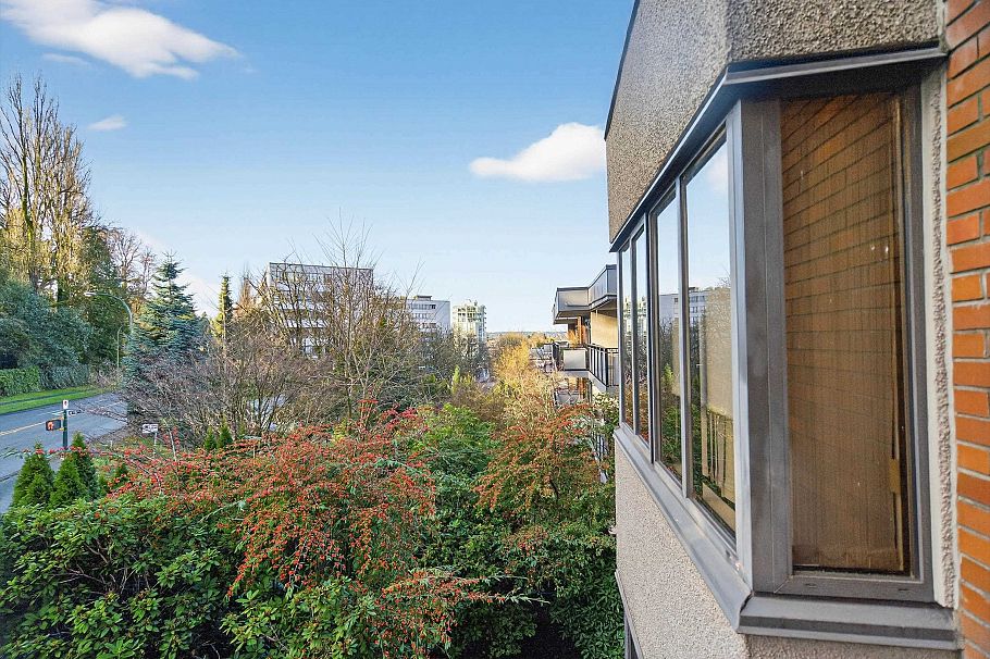 605 1405 W 15th Avenue Vancouver, BC - 17