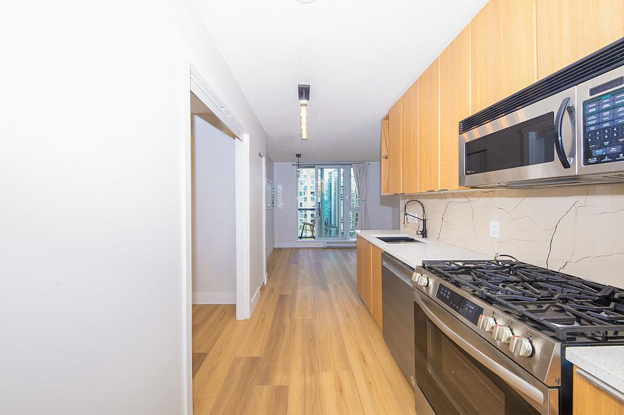 2103 1010 Richards Street Vancouver, BC - 9