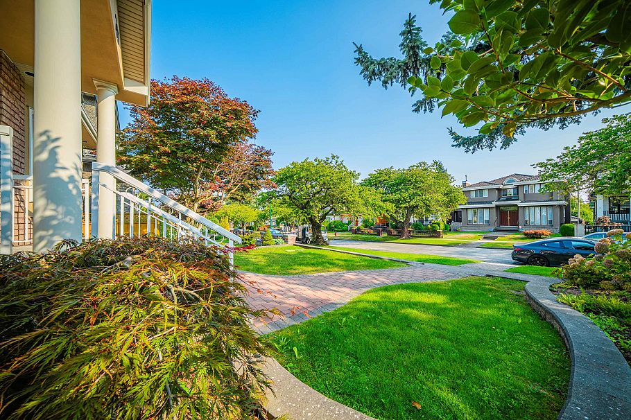 763 W 64th Avenue Vancouver, BC - 32