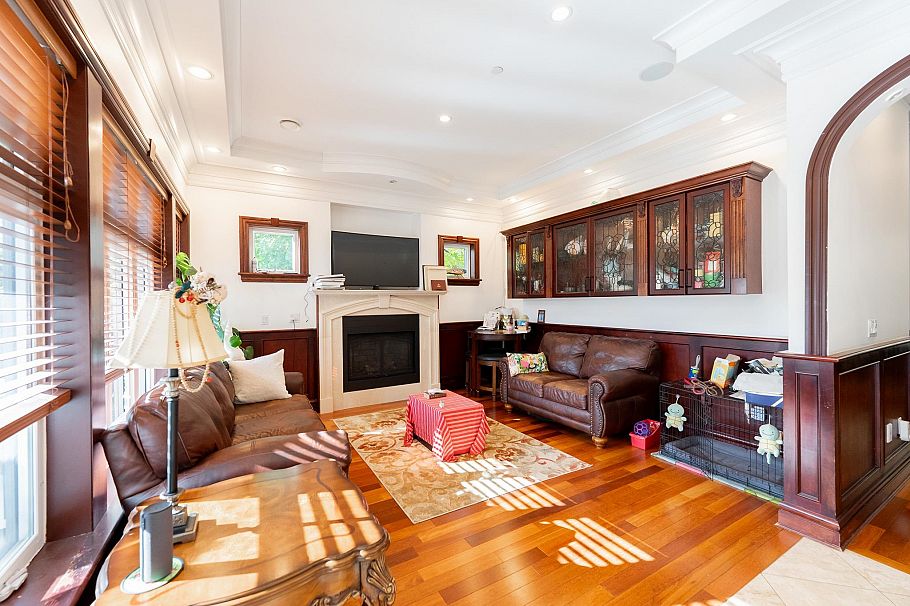 2502 W 36th Avenue Vancouver, BC - 12