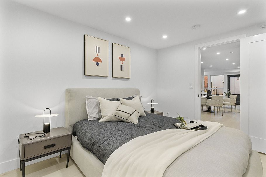 2 434 E 1st Street North Vancouver, BC - 31