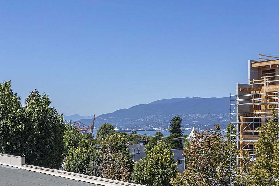 121 2556 E Hastings Street Vancouver, BC - 17