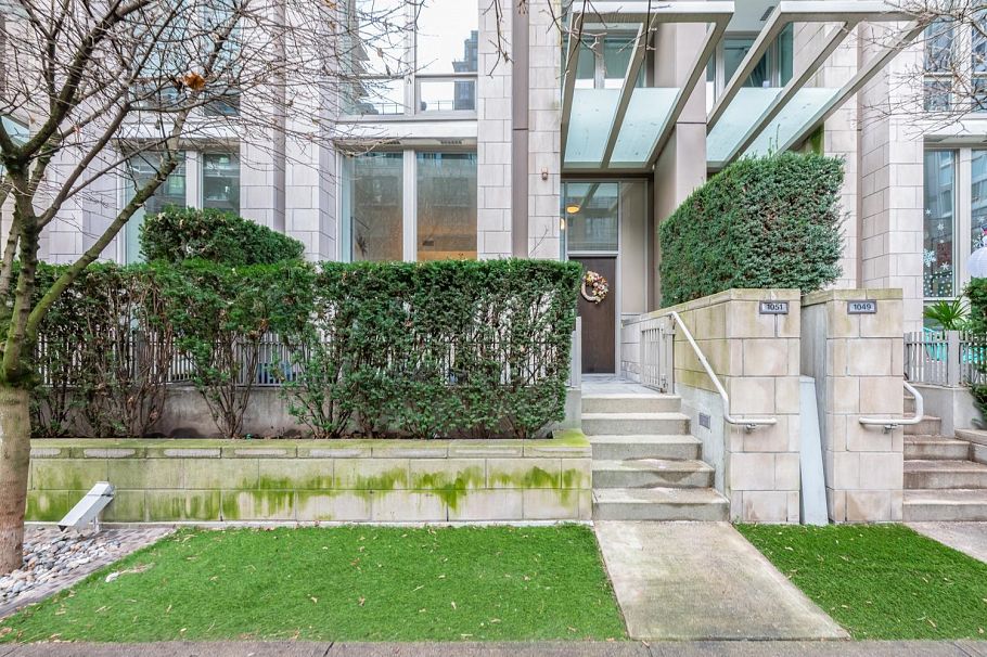 1051 Richards Street Vancouver, BC - 1