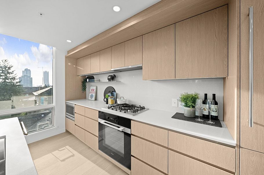 305 5212 Cambie Street Vancouver, BC - 6