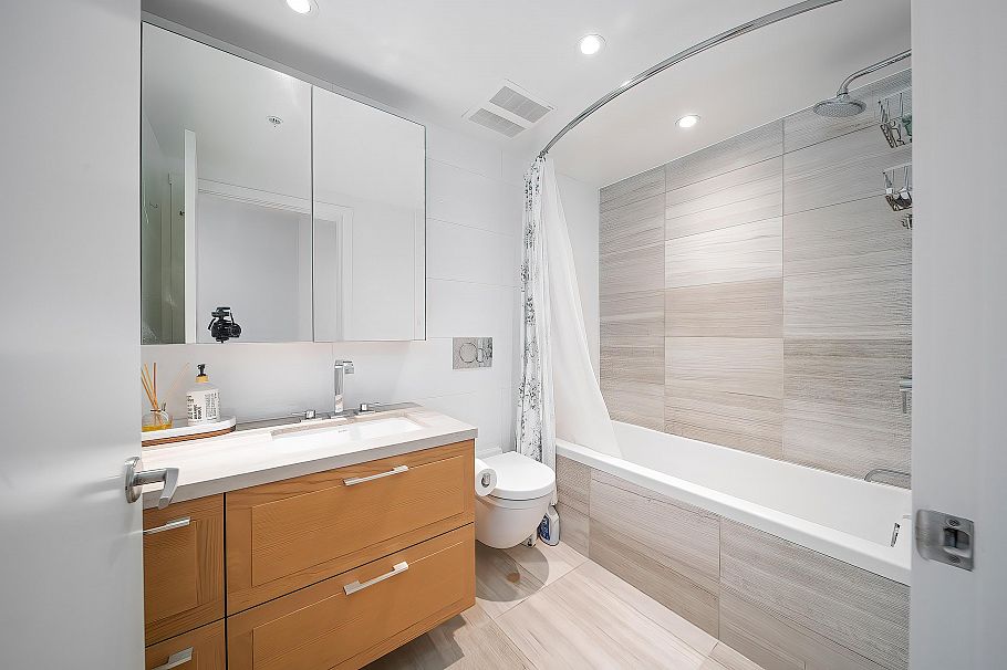 311 7228 Adera Street Vancouver, BC - 13