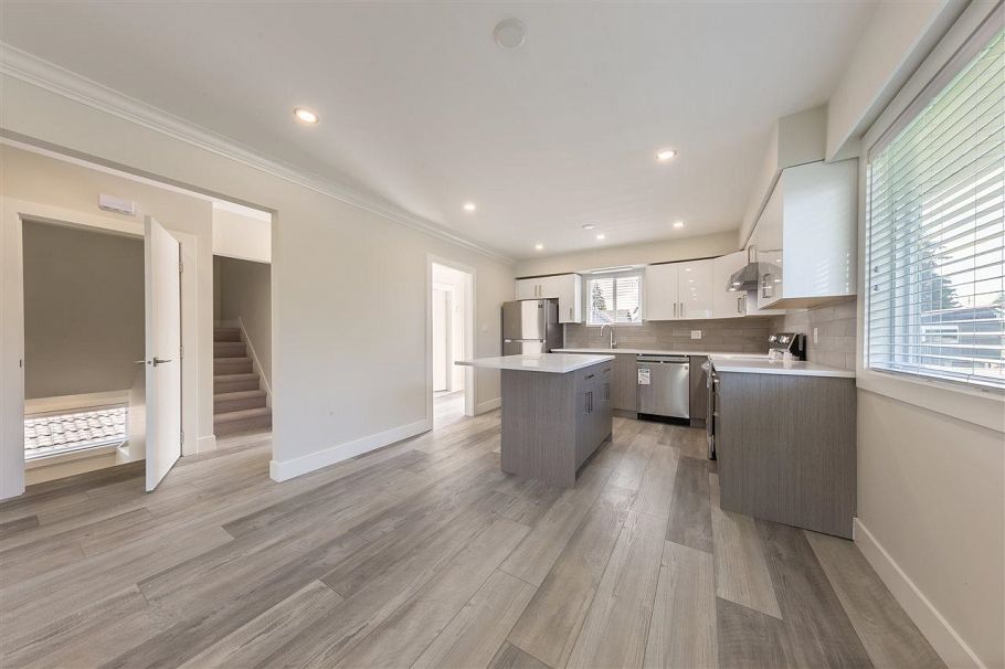 1222 E 12th Avenue Vancouver, BC - 2