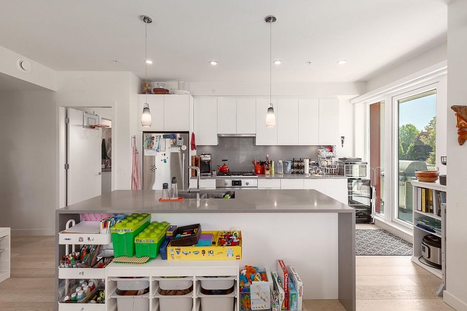 301 108 E 35th Avenue Vancouver, BC - 6