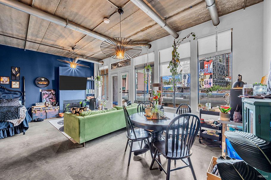 404 28 Powell Street Vancouver, BC - 2