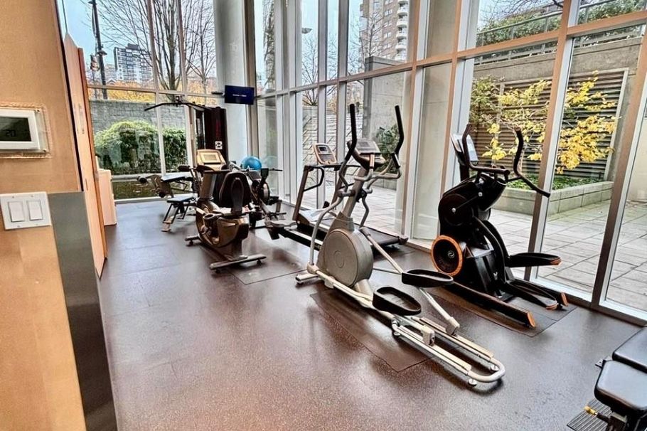 1204 1710 Bayshore Drive Vancouver, BC - 14