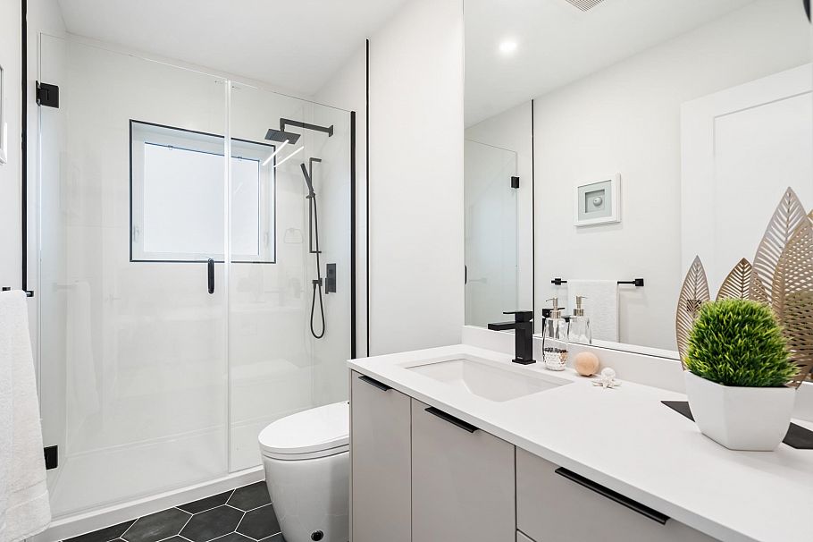 2140 E 20th Avenue Vancouver, BC - 26