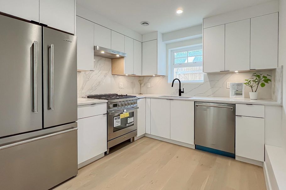 1155 Keefer Street Vancouver, BC - 3