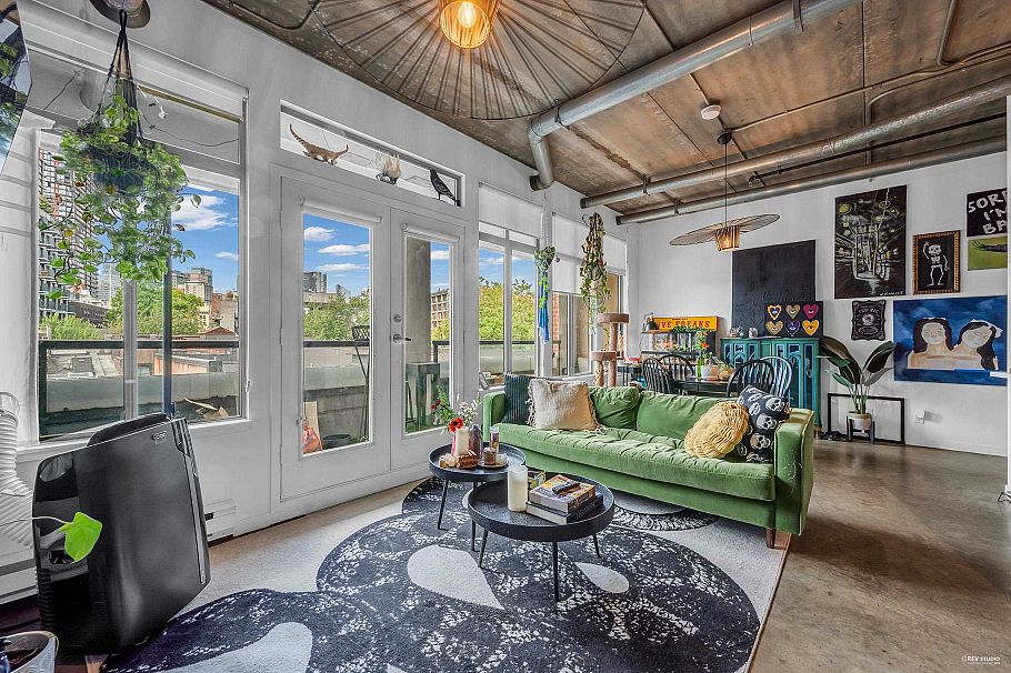 404 28 Powell Street Vancouver, BC - 1