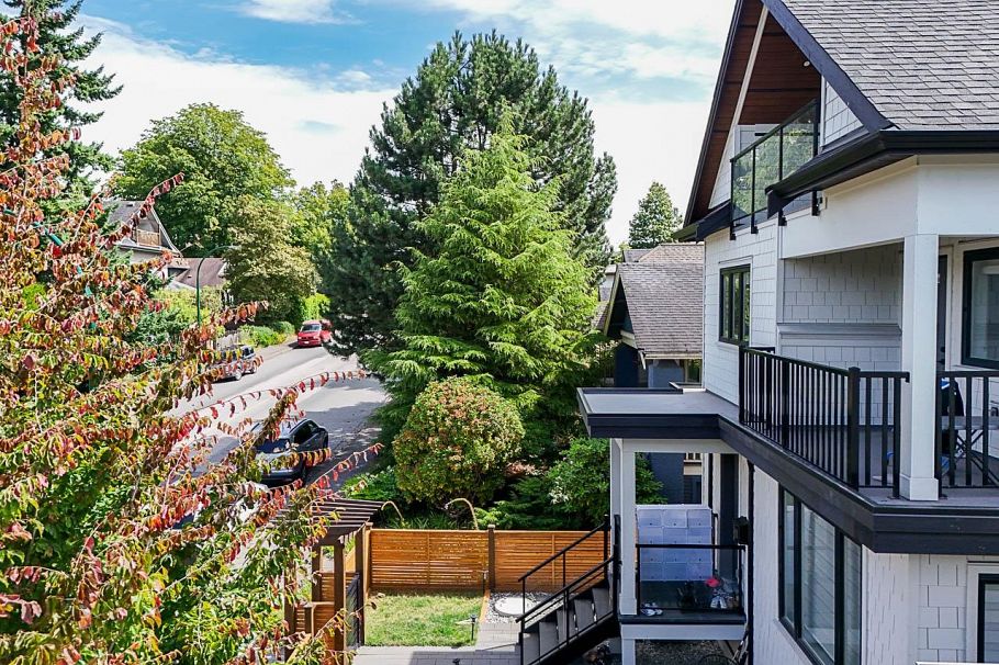 2554 Dundas Street Vancouver, BC - 32