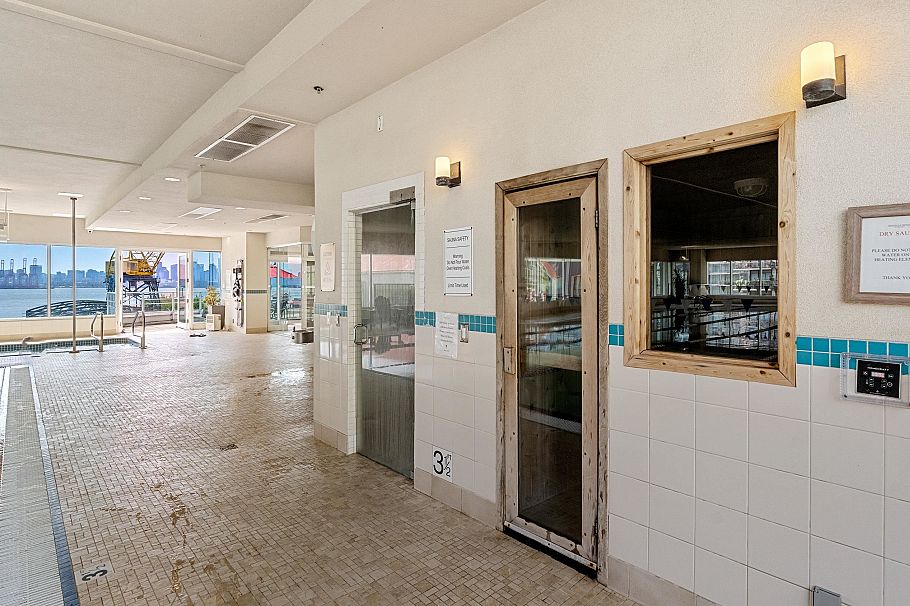 305 185 Victory Ship Way North Vancouver, BC - 33