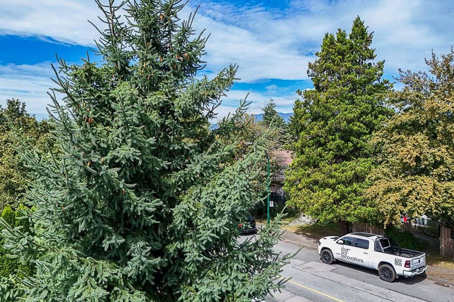 2554 Dundas Street Vancouver, BC - 34