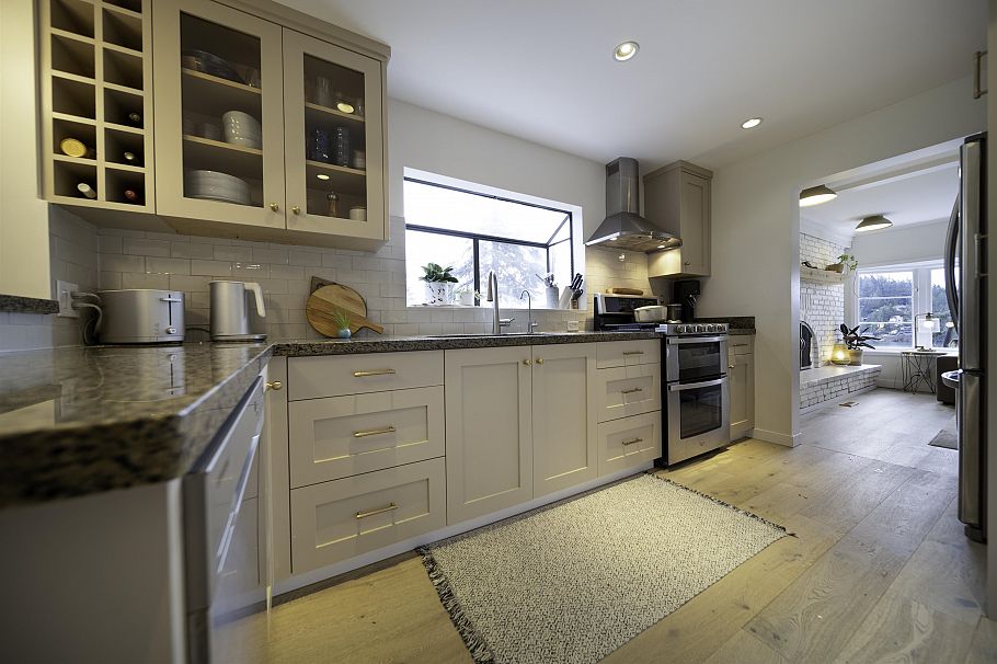 2711 Panorama Drive North Vancouver, BC - 10