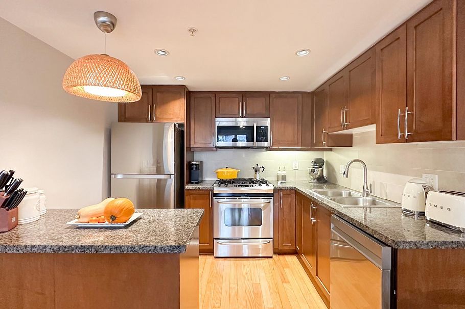 411 3811 Hastings Street Burnaby, BC - 10