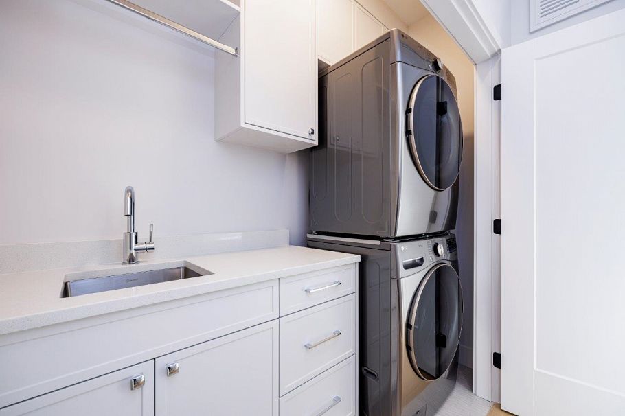 229 E 22nd Street North Vancouver, BC - 32