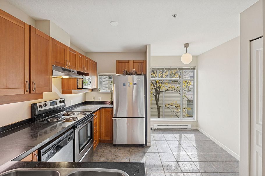 311 3727 W 10th Avenue Vancouver, BC - 11