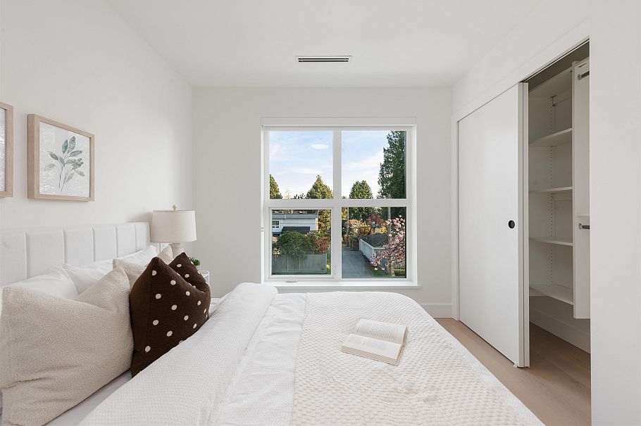 1489 W 52nd Avenue Vancouver, BC - 21