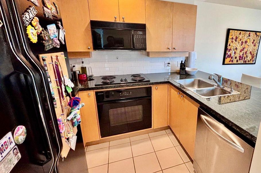 1204 1710 Bayshore Drive Vancouver, BC - 10