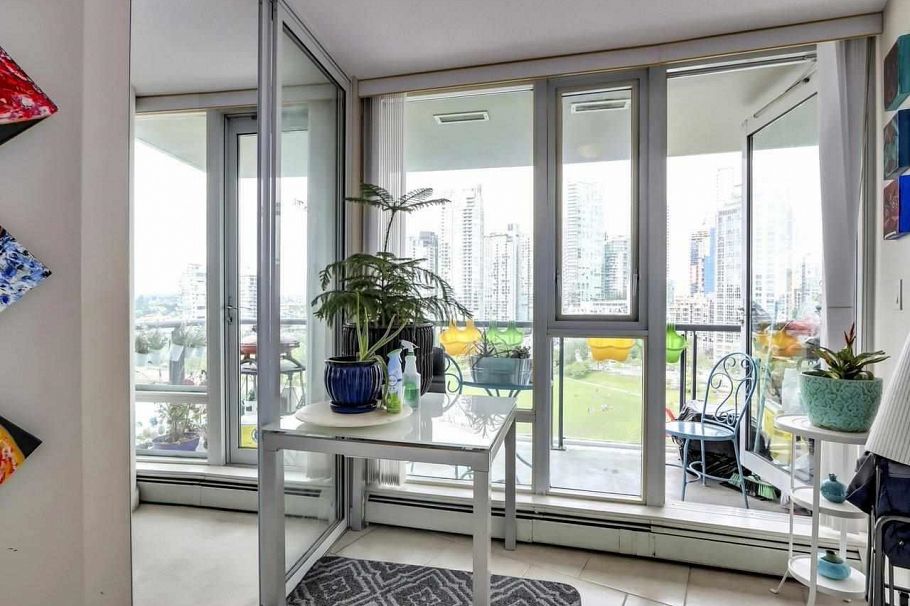 1601 1383 Marinaside Crescent Vancouver, BC - 7