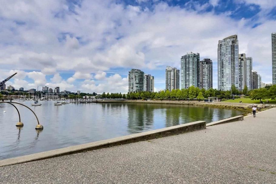 1601 1383 Marinaside Crescent Vancouver, BC - 16