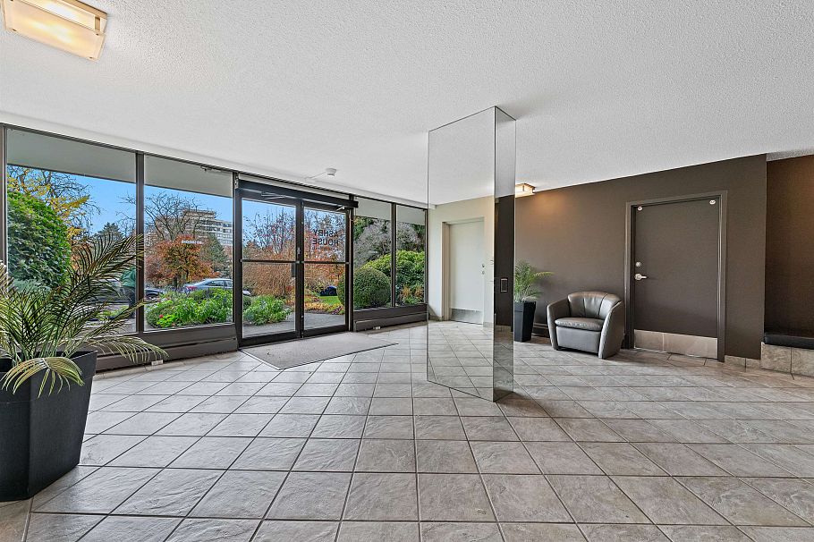 801 114 W Keith Road North Vancouver, BC - 30