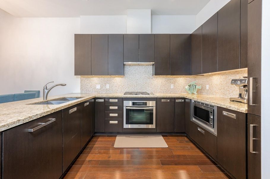 1051 Richards Street Vancouver, BC - 13