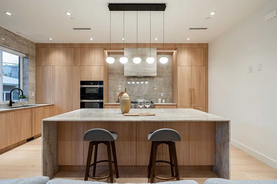 2565 W 2nd Avenue Vancouver, BC - 11