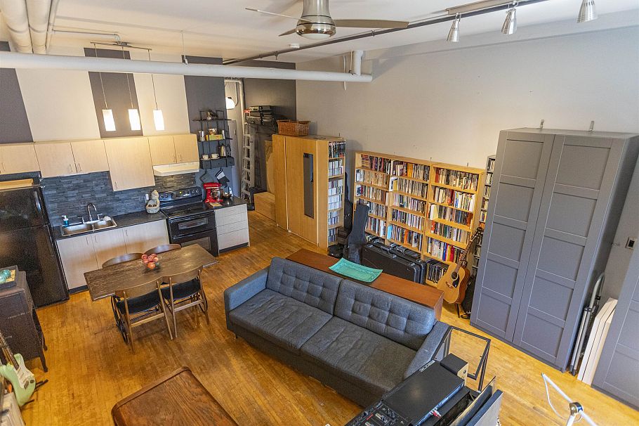 121 2556 E Hastings Street Vancouver, BC - 5