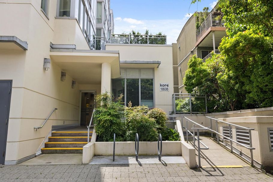 307 1808 W 3rd Avenue Vancouver, BC - 17