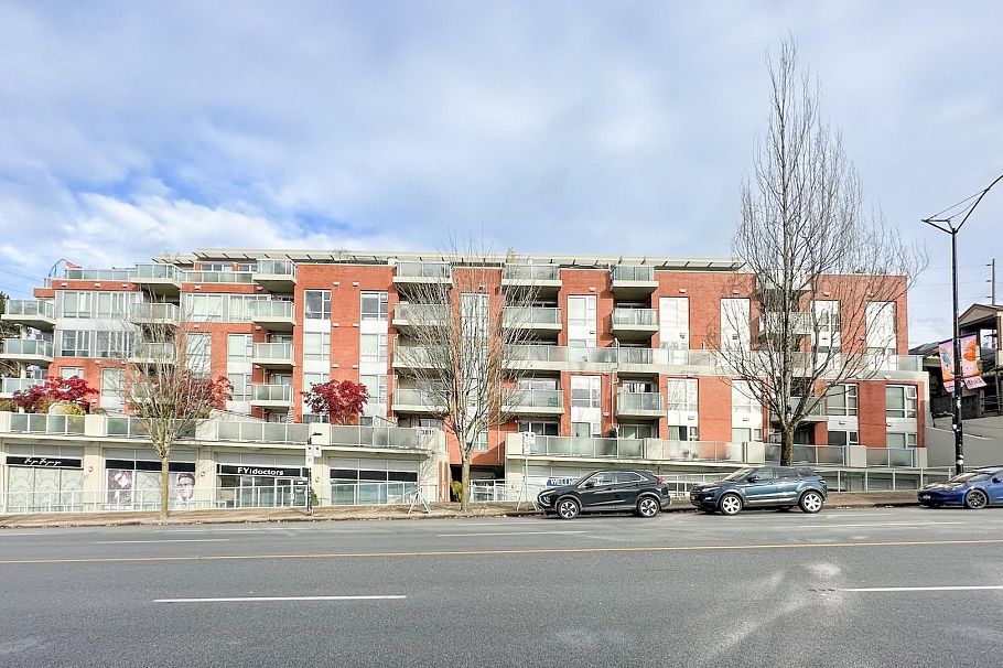 411 3811 Hastings Street Burnaby, BC - 2