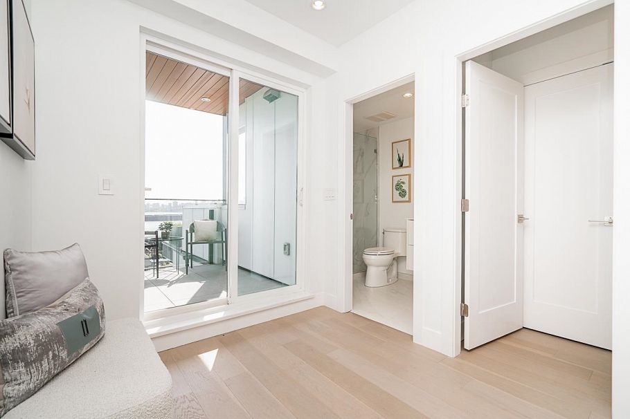 2 434 E 1st Street North Vancouver, BC - 24