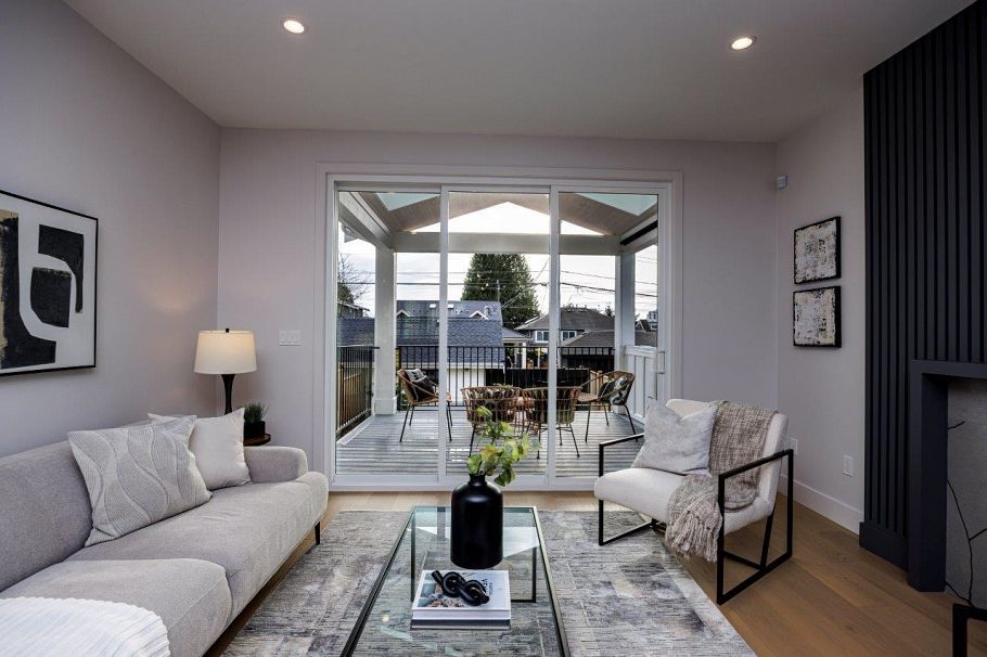 229 E 22nd Street North Vancouver, BC - 22