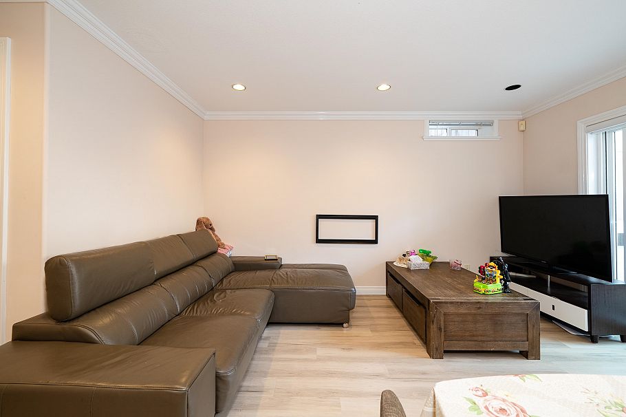 763 W 64th Avenue Vancouver, BC - 23